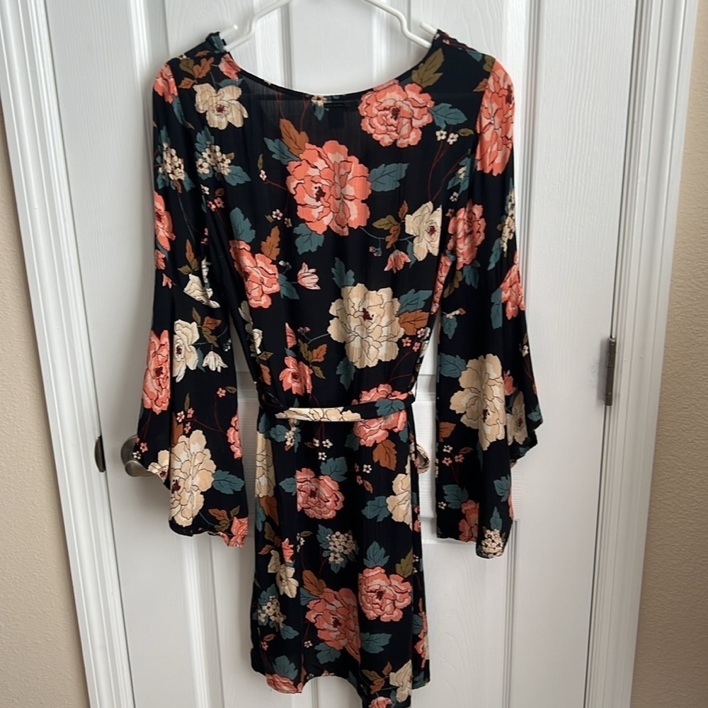 Ladies‎ Billabong size small dress - Picture 6 of 8
